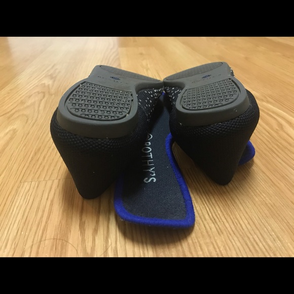 Rothy's black point toes w/ white, metallic specks - Picture 5 of 5